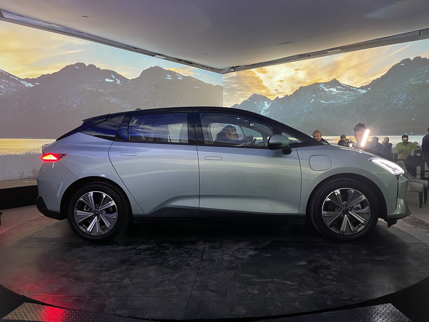 Llega una nueva marca de autos eléctricos a México: se llama ARRA y ...