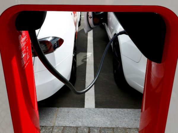 Se vendieron más de 10 millones de autos eléctricos en todo el mundo en 2022