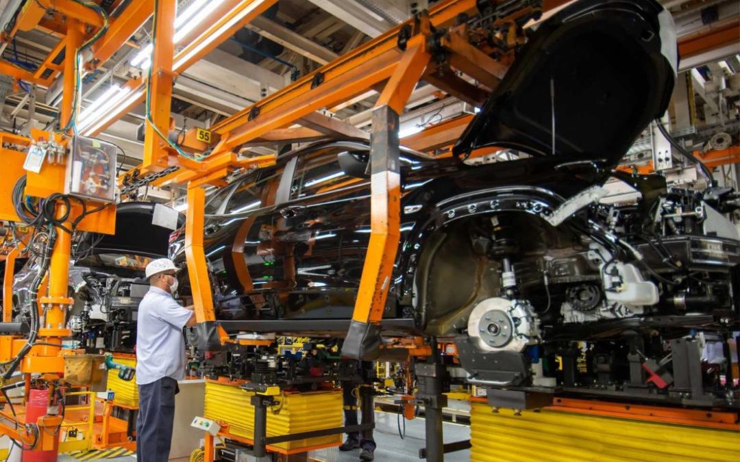 ¿Industria automotriz mundial superó la escasez de componentes? Estudio dice que sí