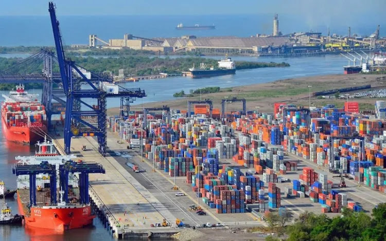 El Puerto Lázaro Cárdenas mueve más de 13 millones de toneladas en el primer semestre del año con un alto índice de eficiencia logística