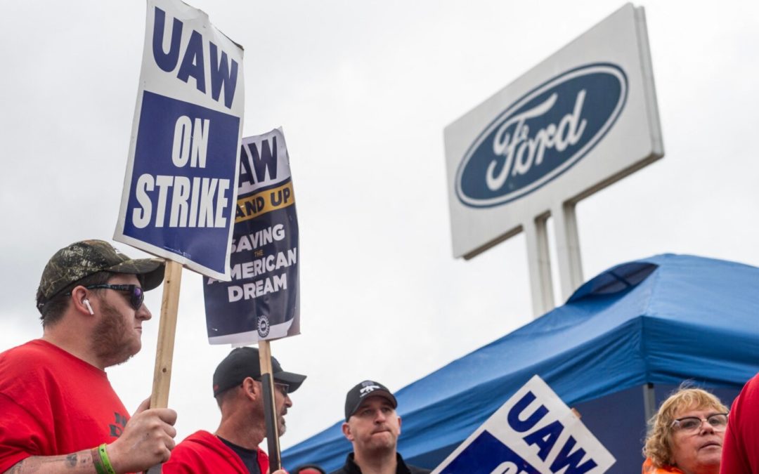 Sindicato de trabajadores automotrices de EEUU llega a acuerdo preliminar con Ford