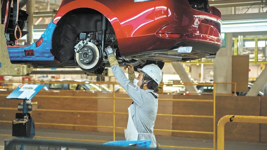 Industria de autopartes bate récord en producción durante agosto