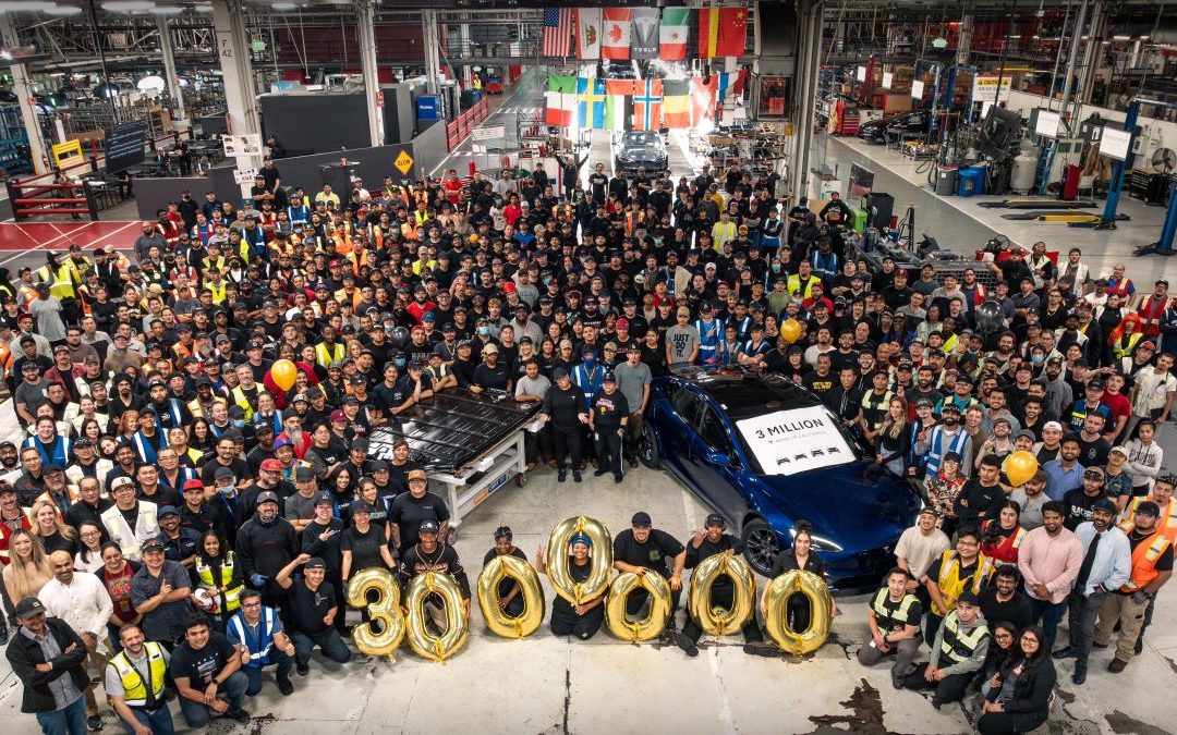 Tesla celebra producción de su auto eléctrico número 3 millones en California