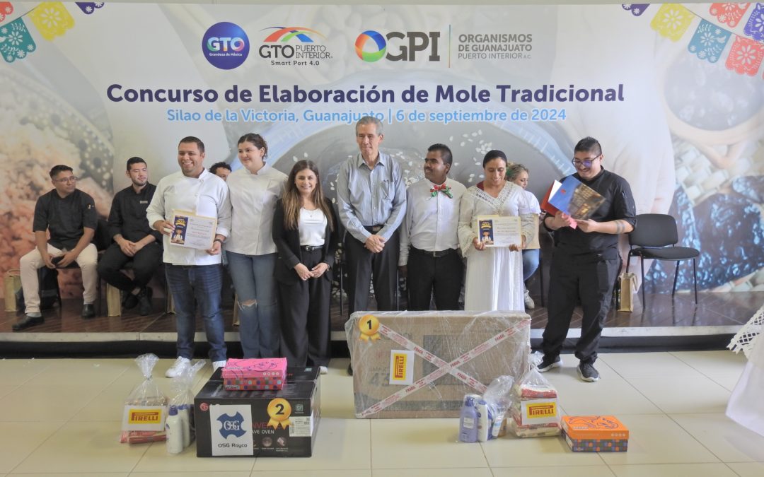 Ana Laura Cordero Alvarez gana el primer lugar del Concurso de Mole Tradicional 2024 en Silao