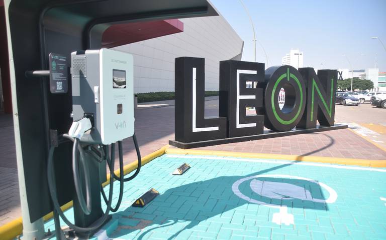 Poliforum León pone en marcha electrolineras para vehículos eléctricos