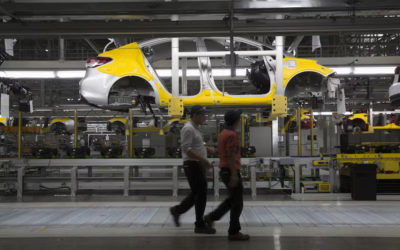 México debe aprovechar coyuntura internacional para reconfigurar industria automotriz, considera experto