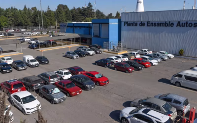 Aranceles a autopartes chinas pueden paralizar la producción de autos en México, alerta la industria