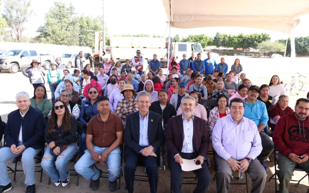 Inician obras para mejorar caminos en comunidades cercanas a Puerto Interior