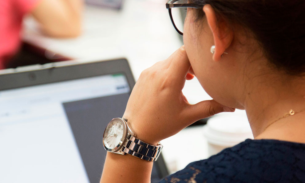 Presiona a firmas la falta de talento