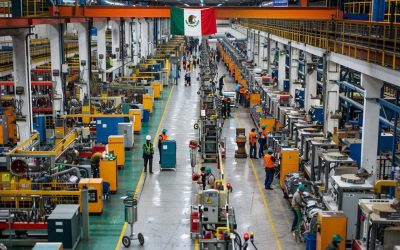 Nearshoring genera más empleo pero refuerza la concentración industrial en México: Banamex