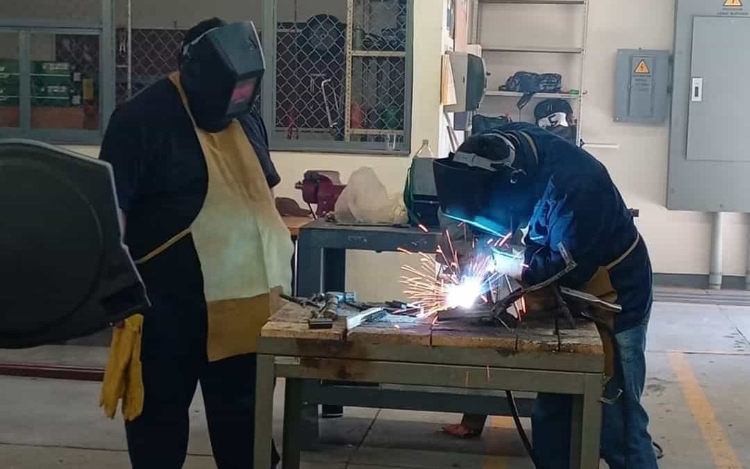 Destaca...