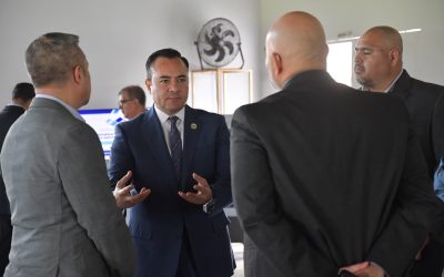 Hagamos equipo para crear condiciones e impulsar la industria automotriz: Juan Mauro González